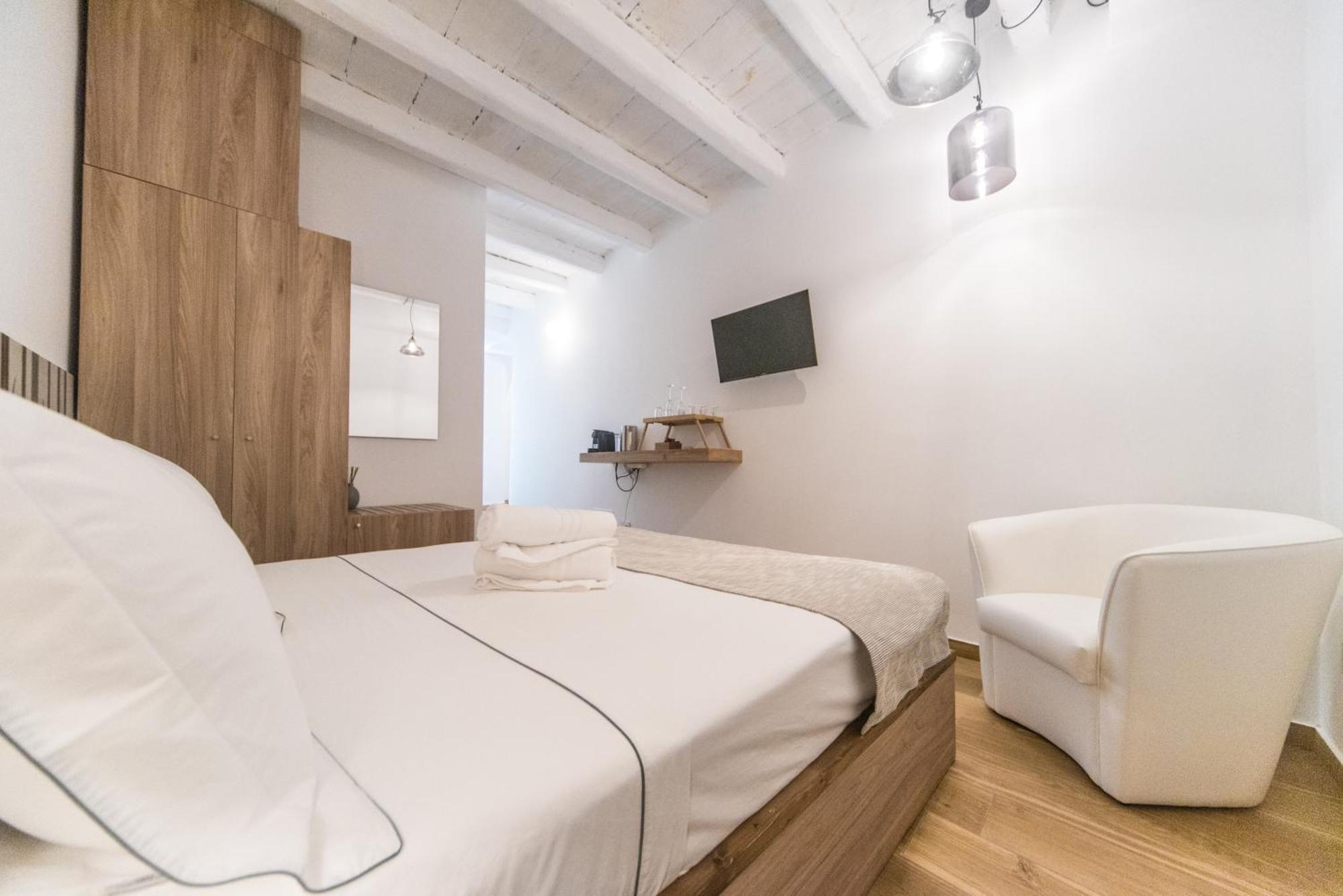 Suite Santa Chiara Trani Exterior photo