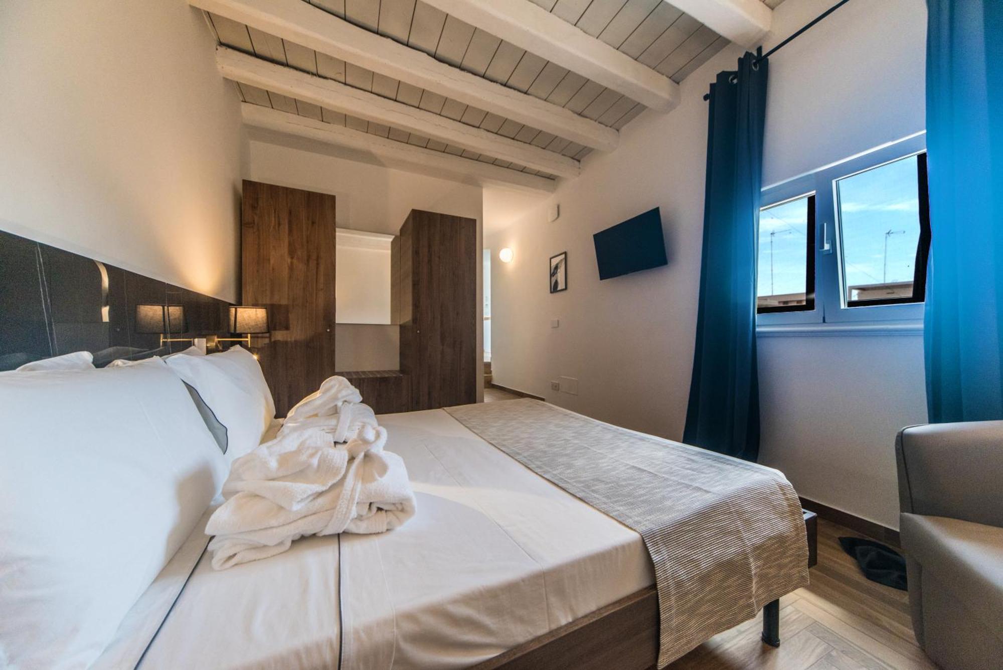 Suite Santa Chiara Trani Exterior photo
